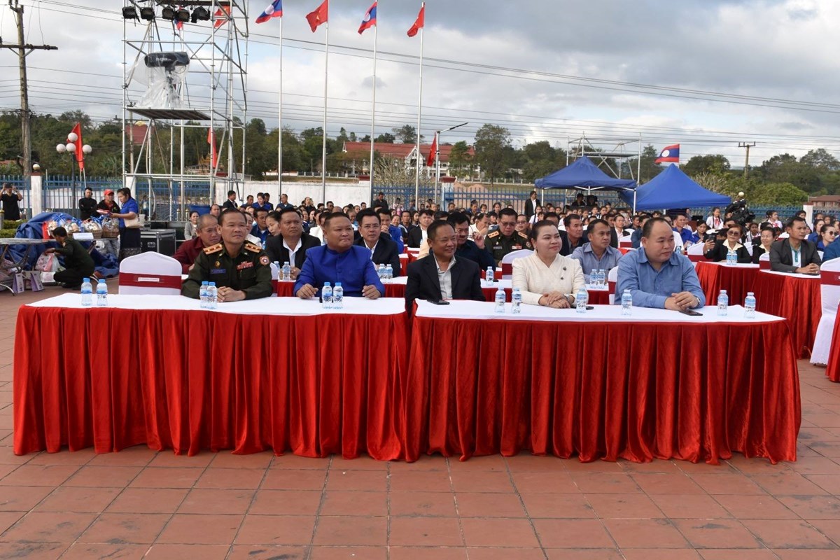 ຊາວໜຸ່ມສະຫວັນນະເຂດ-ກວາງຈິ ຈັດກິດຈະກຳພົບປະແລກປ່ຽນບົດຮຽນຮ່ວມກັນ image 1 ຊາວໜມສະຫວນນະເຂດ-ກວາງຈ ຈດກດຈະກຳພບປະແລກປຽນບດຮຽນຮວມກນ - image 1