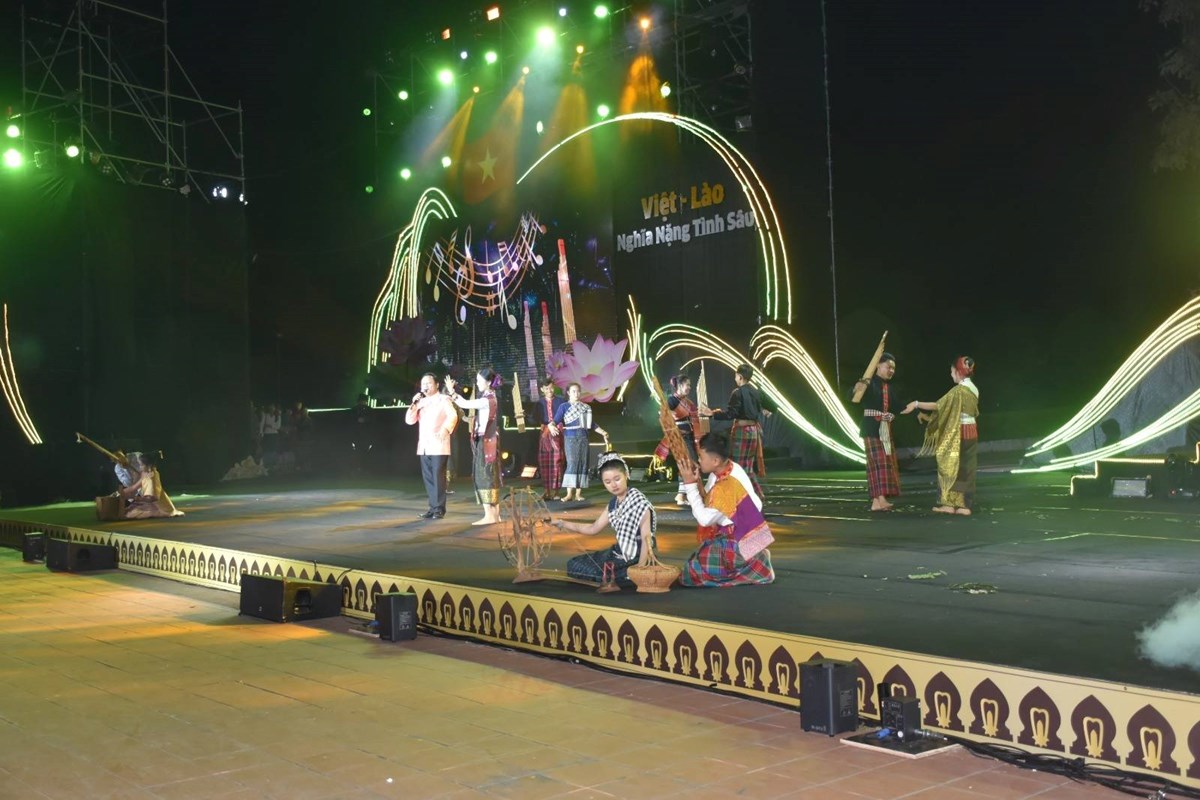 ຊາວໜຸ່ມສະຫວັນນະເຂດ-ກວາງຈິ ຈັດກິດຈະກຳພົບປະແລກປ່ຽນບົດຮຽນຮ່ວມກັນ image 3 ຊາວໜມສະຫວນນະເຂດ-ກວາງຈ ຈດກດຈະກຳພບປະແລກປຽນບດຮຽນຮວມກນ - image 3