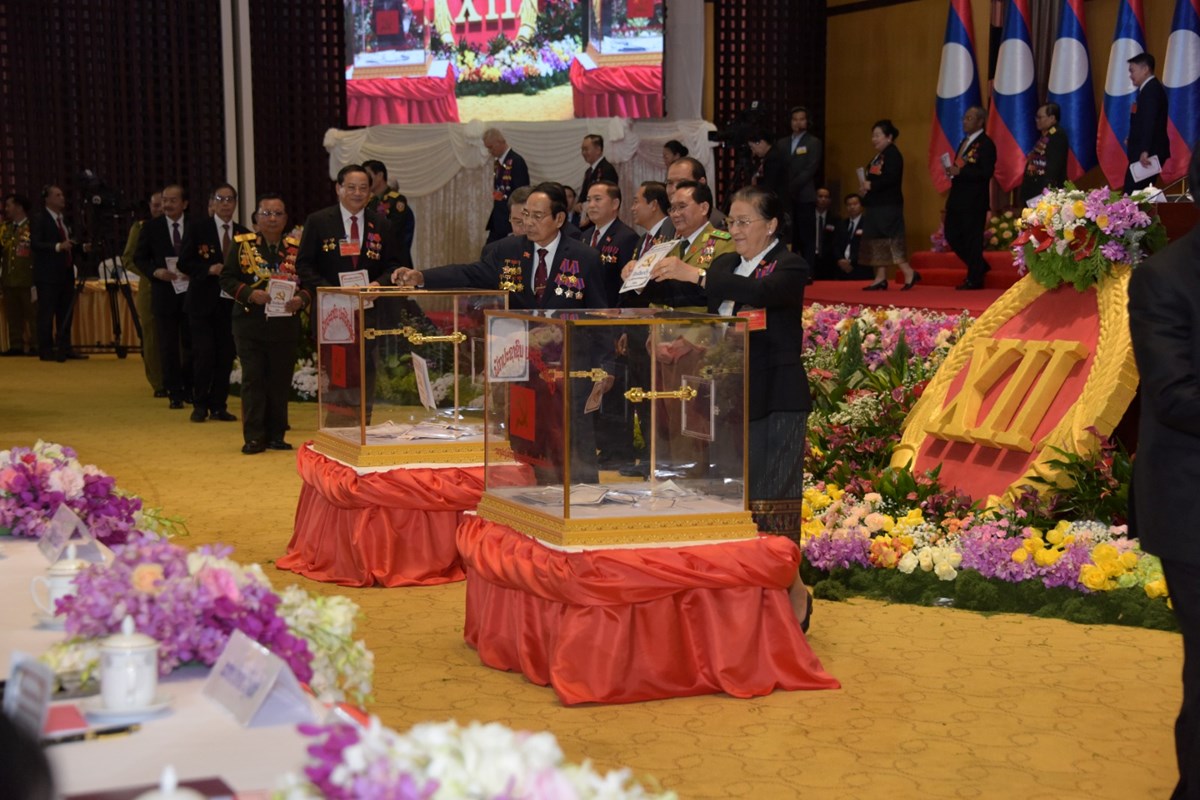 ກອງປະຊຸມໃຫຍ່ ຜູ້ແທນທົ່ວປະເທດ ຄັ້ງທີ XII ຂອງພັກ ປ່ອນບັດເລືອກຕັ້ງເອົາ ຄະນະບໍລິຫານງານສູນກາງພັກ ຊຸດໃໝ່ image 3 ກອງປະຊມໃຫຍ ຜແທນທວປະເທດ ຄງທ XII ຂອງພກ ປອນບດເລອກຕງເອາ ຄະນະບລຫານງານສນກາງພກ ຊດໃໝ - image 3