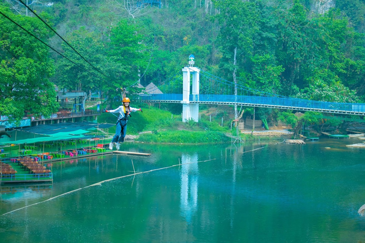 ຍົກລະດັບແຫຼ່ງທ່ອງທ່ຽວດ້ວຍແນວຄິດອະນຸລັກສິ່ງແວດລ້ອມ image 4 ຍກລະດບແຫງທອງທຽວດວຍແນວຄດອະນລກສງແວດລອມ - image 4
