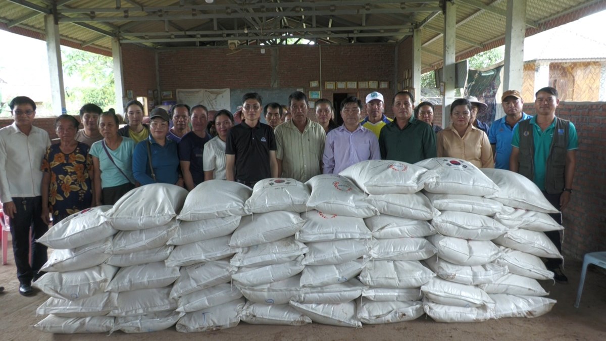 ຫາຍພາກສວນ ສບຕຊວຍເຫອ ບນເທາທກຜທປະສບໄພນາຖວມ ຢບານນາດ ແລະ ບານປາປວະ - image 2