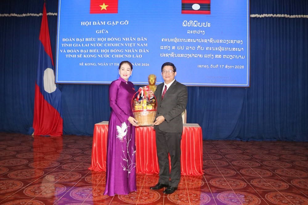 ສະພາປະຊາຊນແຂວງເຊກອງ ແລະ ຢາລາຍ ພບປະແລກປຽນບດຮຽນ - image 2