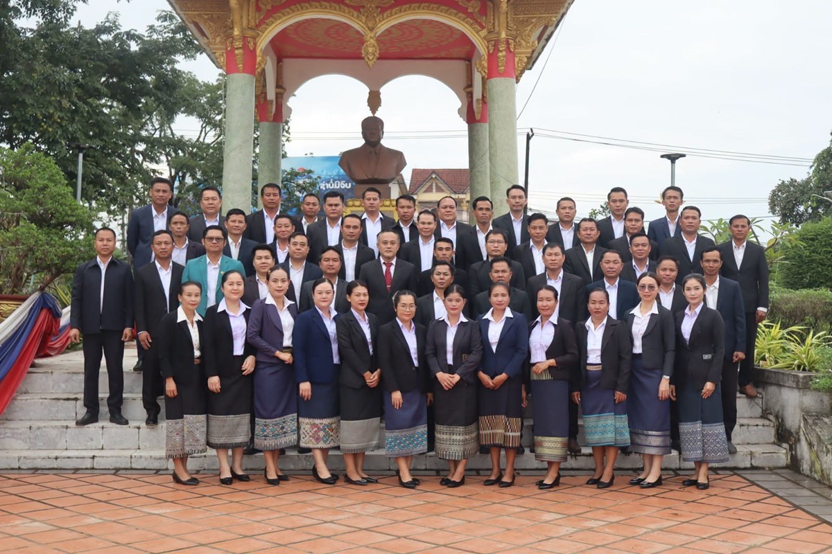 ຄຳມ່ວນ ເປີດຮຽນ ທິດສະດີການເມືອງຂັ້ນຕົ້ນ ຮຸ່ນທີ IX image 2 ຄຳມວນ ເປດຮຽນ ທດສະດການເມອງຂນຕນ ຮນທ IX - image 2