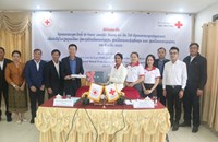 ອົງການກາແດງສະວິດສ ມອບລົດໃຫ້ອົງການກາແດງແຫ່ງຊາດລາວ