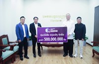 ກຸ່ມບໍລິສັດ ສຽນເສີງ ສະໜັບສະໜູນ ທີມນັກກິລາເຕະບານ ນວ 500 ລ້ານກີບ