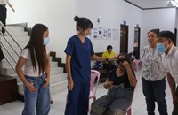 ປະຊາຊົນແຂວງຫຼວງພະບາງໄດ້ຮັບການຜ່າຕັດແກ່ນຕາຂຸ້ນໂດຍບໍເສຍຄ່າ