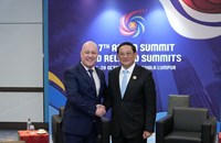 ນາຍົກລາວ ພົບປະກັບ ນາຍົກນິວຊີແລນ ໃນໂອກາດເຂົ້າຮ່ວມກອງປະຊຸມສຸດຍອດອາຊຽນ ຄັ້ງທີ 47