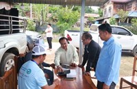 ເລຂາຄະນະບໍລິຫານງານພັກເມືອງ ແກ່ນທ້າວລົງຕິດຕາມການສໍາຫຼວດພົນລະເມືອງ.