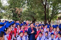 ປະທານປະເທດ ເນັ້ນໃຫ້ເຍົາວະຊົນທັນວາຝຶກຝົນຫຼໍ່ຫຼອມຕົນເອງ ໃຫ້ກາຍເປັນຄົນຮູ້ ມີສະຕິປັນຍາ