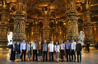 ຜູ້ແທນຄະນະໂຄສະນາສຶກສາແລະຂົນຂວາຍປະຊາຊົນສູນກາງພັກກອມມູນິດຫວຽດນາມຢ້ຽມຊົມຫໍພິພິທະພັນສິລະປະລາວ