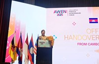 ມອບ-ຮັບປະທານເຄືອຂ່າຍຜູ້ປະກອບການແມ່ຍິງອາຊຽນ