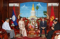 ກົງສູນໃຫຍ່ ສສ ຫວຽດນາມ ປະຈໍາແຂວງສະຫວັນນະເຂດ ເຂົ້າອວຍພອນການນໍາແຂວງຄໍາມ່ວນໃນໂອກາດວັນຊາດທີ 2 ທັນວາ