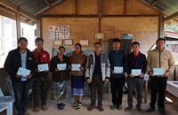 ການນໍາ ເມືອງເງິນ ລົງມອບເຄື່ອງຊ່ວຍເຫຼືອໃຫ້ບັນດາໂຮງຮຽນ ແຫ່ງຕ່າງໆ