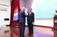 ຍທຂ ປະດັບຫຼຽນກາລະນຶກ 50 ປີວັນສະຖາປະນາ ສປປ ລາວ