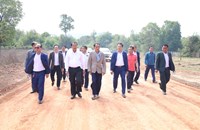 ໂຄງການກໍ່ສ້າງເສັ້ນທາງປູຢາງ 2 ຊັ້ນ ບ້ານຜາຫອຍ ຫາ ບ້ານແກ້ງຈອນ ມີຄວາມຄືບໜ້າ 39.06%