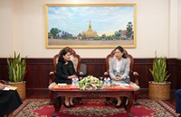 ສປປ ລາວ ມອບເງິນຊ່ວຍເຫຼືອເຫດໄພນໍ້າຖ້ວມຢູ່ພາກໃຕ້ຂອງຣາຊະອານາຈັກໄທ