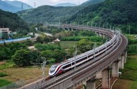 “ເສີມ​ຂະ​ຫຍາຍ​ທ່າ​ແຮງ​ທີ່​ເປັນ​ເອ​ກະ​ລັກ​ຂອງ​ທ້ອງ​ຖິ່ນ” ເປັນ​ຂໍ​ກຸນ​ແຈ​ທີ່ບັນ​ລຸ​ການ​ພັດ​ທ​ະ​ນາ​ທີ່​ມີ​ຄຸນ​ນະ​ພາບ​ສູງ ແລະ ຍືນ​ຍົງ