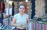 ຢາພື້ນເມືອງພູເຂົາຄວາຍ ກະທຽມດໍາດອງນໍ້າເຜິ້ງປິ່ນປົວພະຍາດໄຂມັນຫຸ້ມເສັ້ນເລືອດ-ຫົວໃຈ