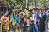 ຄະນະຜູ້ສະໝັກຮັບເລືອກຕັ້ງ ສສຊ ເຂດ 12 ແຂວງຄໍາມ່ວນເຄື່ອນໄຫວສະເໜີຕົວຢູ່ບ້ານນາໂດນ