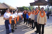 ຜູ້ສະໝັກເລືອກຕັ້ງ ສສຊ ເຂດເລືອຕັ້ງທີ 10 ແລະ ສສຂ ລົງພົບປະຜູ້ມີສິດເລືອກຕັ້ງຢູ່ ບ້ານແຈ້ງ ເມືອງທຸລະຄົມ