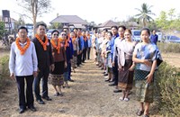 ຜູ້ສະໝັກເລືອກຕັ້ງ ສສຊ ເຂດເລືອຕັ້ງທີ 10 ແລະ ສສຂ ແຂວງວຽງຈັນ ສືບຕໍ່ລົງພົບປະຜູ້ມີສິດເລືອກຕັ້ງຢູ່ ບ້ານຫາດທາ ເມືອງແກ້ວອຸດົມ.