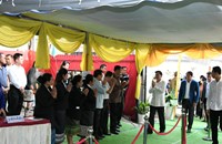 ທ່ານ ທອງລຸນ ສີສຸລິດ ຮ່ວມປ່ອນບັດເລືອກຕັ້ງ ສສຊ ແລະ ສສຂ