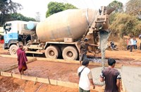 ເລີ່ມລົງມືກໍ່ສ້າງທາງເບຕົງພາຍໃນບ້ານນາໄຊ-ສະໂປນ ໄລຍະ 581 ແມັດ, ຄາດ 2 ປີໃຫ້ສໍາເລັດ