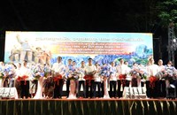 ຄໍາມ່ວນ ເປີດງານຕະຫຼາດນັດ ແລະ ຈຳໜ່າຍສິນຄ້າ ບັ້ນຮົບປ້ອງກັນຕົວເມືອງທ່າແຂກ ແລະ ສະຫຼອງ ພູຫີນໜາມໜໍ່ ເປັນມໍລະດົກໂລກ