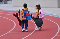 ພໍ່ແມ່ເບິ່ງແຍງເດັກນ້ອຍເວລາໃຊ້ອຸປະກອນເອເລັກໂຕຣນິກ ຊ່ວຍເພີ່ມທັກສະທາງສັງຄົມ