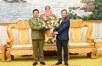 3 ພາກສ່ວນ ເຂົ້າອວຍພອນຄະນະນໍາກະຊວງ ປກສ ໂອກາດວັນສ້າງຕັ້ງກຳລັງ ປກສ