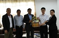 ບໍລິສັດ ທາງລົດໄຟລາວ-ຈີນ ອວຍພອນພະນັກງານໜັງສືພິມປະຊາຊົນ