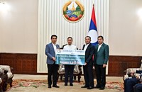 ຫຼາຍພາກສ່ວນມອບເງິນຊ່ວຍເຫຼືອແກ້ໄຂຄວາມທຸກຍາກ ແລະ ຜົນກະທົບຈາກພາຍຸໝາກເຫັບ