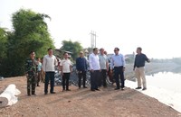 ຄະນະນໍາແຂວງໄຊຍະບູລີ ຕິດຕາມໂຄງການກໍ່ສ້າງຕາຝັ່ງເຈື່ອນ ຢູ່ເມືອງແກ່ນທ້າວ