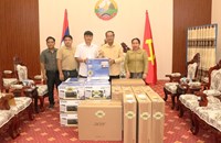 ບໍລິສັດສັດ ວັງຕັດມາຍນິງກຣຸບ ຈຳກັດ ມອບຄອມພິວເຕີ ໃຫ້ອົງການປົກຄອງແຂວງເຊກອງ