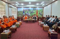 ຮອງປະທານສູນກາງ ອພສ ພົບປະການນຳແຂວງຊຽງຂວາງ