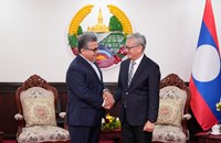 ລັດຖະບານ ລາວ ປະດັບຫຼຽນກາມິດຕະພາບ ໃຫ້ແກ່ ທູດປາແລັດສະຕິນ