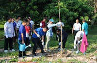 ຄະນະນໍາ ຄອສພ ຮ່ວມປູກຕົ້ນໄມ້ ໃນໂອກາດວັນປູກຕົ້ນໄມ້ແຫ່ງຊາດ