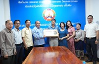 ກົງສູນໃຫຍ່ ສສ ຫວຽດນາມ ປະຈຳພາກເໜືອ ມອບເຄື່ອງໃຫ້ແນວລາວສ້າງຊາດແຂວງຫຼວງພະບາງ