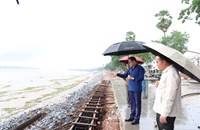ປະທານຄະນະກຳມະການປົກຄອງແຂວງຄໍາມ່ວນ ລົງຕິດຕາມ ປະຕູປິດ-ເປີດນໍ້າ ຂົວປາກຊີມັງ