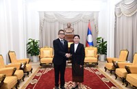 ຮອງປະທານປະເທດ ຕ້ອນຮັບທູດມາເລເຊຍເຂົ້າຢ້ຽມຂໍ່ານັບອໍາລາ