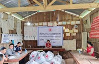 ມອບເຄື່ອງຊ່ວຍເຫຼືອບັນເທົາທຸກໃຫ້ປະຊາຊົນຢູ່ສອງແຂວງ