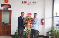 ສະຖານເອກອັກຄະລັດຖະທູດຫວຽດນາມ ປະຈຳ ລາວ ອວຍພອນໜັງສືພິມປະຊາຊົນ