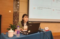 ນັກຂ່າວໜຸ່ມຂອງລາວຮັບຟັງການບັນຍາຍປະຫວັດສາດການຮ່ວມມືດ້ານສື່ສາກົນລາວ-ຈີນ