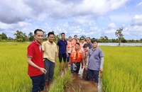 ການນຳເມືອງມຸນລະປາໂມກ ມອບເຄື່ອງຊ່ວຍເຫຼືອແກ່ຜູ້ປະສົບໄພນ້ຳຖ້ວມຢູ່ຕາແສງນາດີ