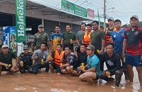 ກອງບັນຊາການທະຫານເມືອງນໍ້າບາກ ນໍາກຳລັງລົງຊ່ວຍເຫຼືອກອບກູ້ໄພພິບັດນໍ້າຖ້ວມ