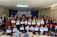 ມອບ-ຮັບທຶນການສຶກສາໃຫ້ນັກຮຽນດ້ອຍໂອກາດ ຈໍານວນ 109 ຄົນໃນ 3 ແຂວງເປົ້າໝາຍ ໂດຍການສະໜັບສະໜູນຂອງວົງນັກຮ້ອງຊາຍ ເຊເວັນທີນ ສ ເກົາຫຼີ ພາຍໃຕ້ໂຄງການ Bridge Laos Project ໄລຍະທີ II