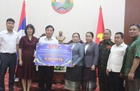 ກົງສຸນໃຫຍ່ຫວຽດນາມ ມອບເຄື່ອງຊ່ວຍເຫຼືອ ໃຫ້ຜູ້ປະສົບໄພຢູ່ແຂວງເຊກອງ