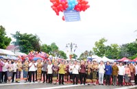 ງານໂລະລາດໃນງານບຸນຫໍ່ເຂົ້າປະດັບດິນ ຢູ່ນະຄອນ ຫຼວງພະບາງ ປີນີ້ມີມວນຊົນເຂົ້າຮ່ວມຢ່າງຫຼວງຫຼາຍ