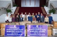 ຄອບຄົວການນຳຂັ້ນສູນກາງມອບການຊ່ວຍເຫຼືອຜູ້ປະສົບໄພນ້ຳຖ້ວມ ຢູ່ແຂວງຫຼວງນ້ຳທາ ແລະ ອຸດົມໄຊ