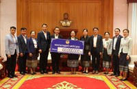 ທະນາຄານແຫ່ງ ສປປ ລາວ ມອບເງິນ 100 ລ້ານກີບ ຊ່ວຍເຫຼືອບັນເທົາໄພນໍ້າຖ້ວມແຂວງຄຳມ່ວນ